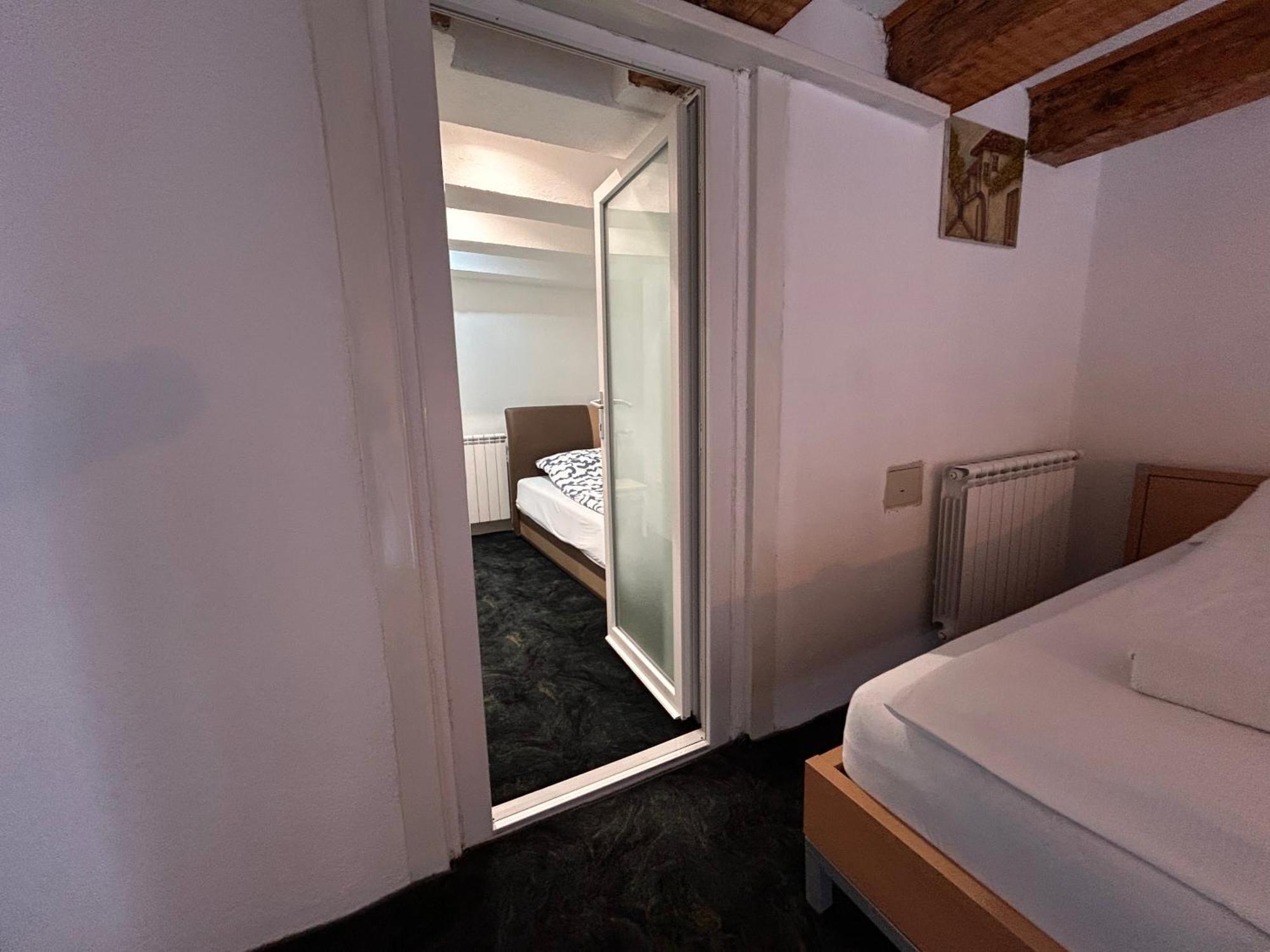Latin Bridge Apartment Сараево Экстерьер фото